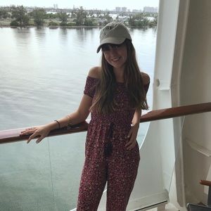 Meet your Posher, Olivia